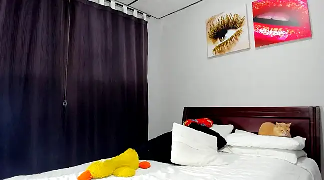 Snapshot of aleziiacam chatting on February 22, 3:23 am aleziiacam online show from February 22, 3:23 am