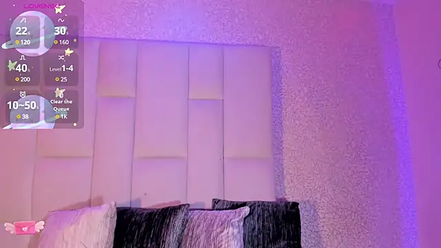 Summer walkerr online show from March 16, 12:43 pm