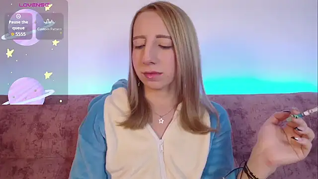 Miiaa doll online show from October 24, 12:48 am