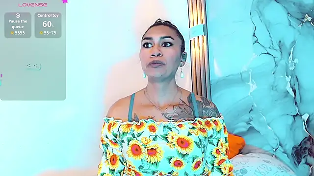 khiara moretti online show from November 24, 11:23 am