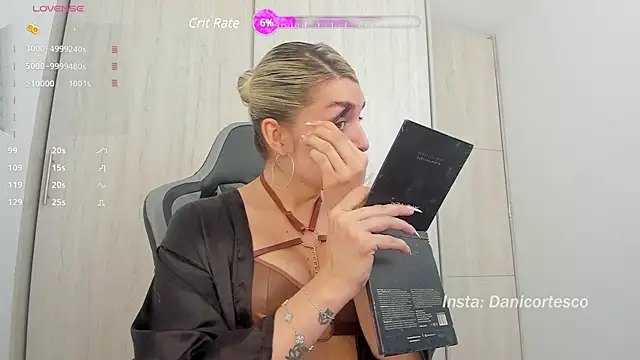 Snapshot of barbie_millit chatting on December 22, 1:44 pm barbie millit online show from December 22, 1:44 pm
