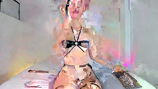 Zoe Wolf online show from December 4, 12:04 am