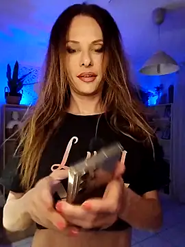 Snapshot of Luna_Kitanna chatting on September 9, 8:07 pm Luna Kitanna online show from September 9, 8:07 pm