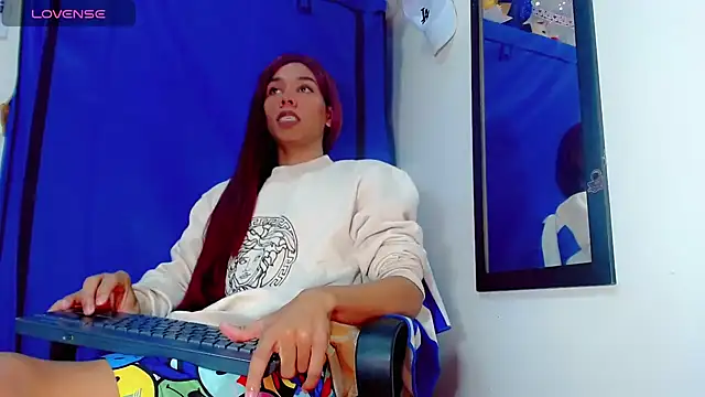 karol scoott online show from December 5, 7:11 pm