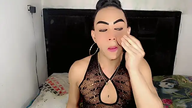 Michell Queen online show from April 9, 6:30 am