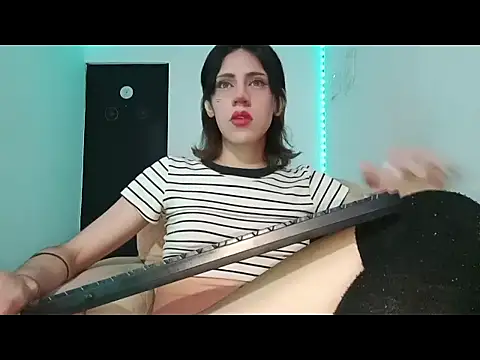 lucydreamm online show from September 10, 2:43 am