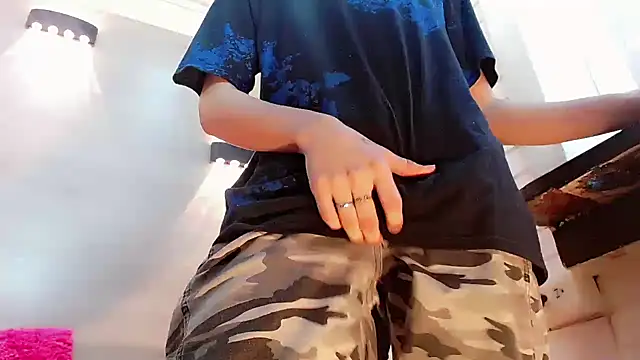 Daniela Pink  online show from November 12, 8:30 pm