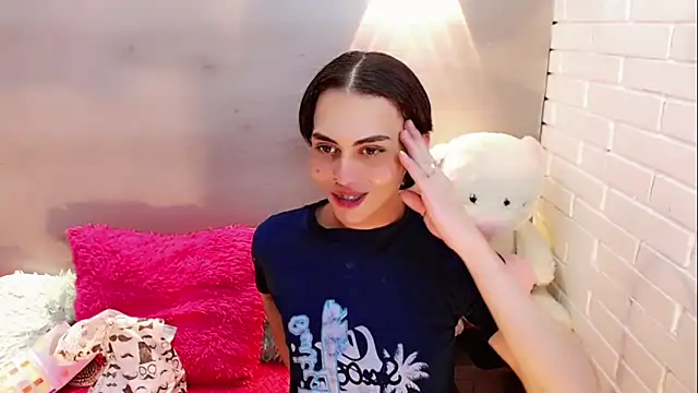 Daniela Pink  online show from December 19, 8:03 pm