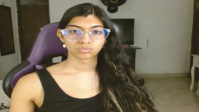 engielphoenis14 online show from December 21, 10:04 pm