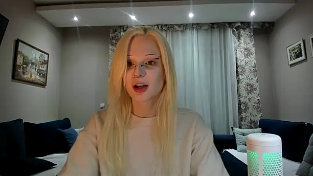 sashakiss99 online show from December 19, 7:30 pm