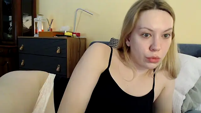Snapshot of Scarlettford chatting on December 4, 10:07 am Scarlettford online show from December 4, 10:07 am