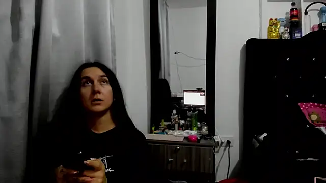 Sweet-Suck69 online show from March 5, 5:45 am