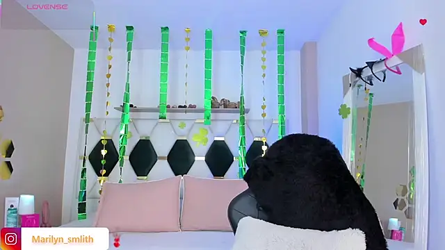 MarilynSmIith online show from March 3, 11:50 am