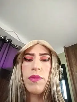 tevenwhiite online show from April 18, 10:32 pm