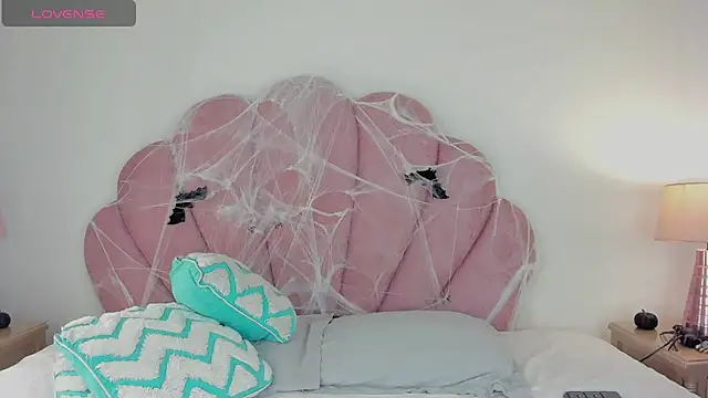 Snapshot of Nicole_Paradise chatting on October 15, 12:38 pm Nicole Paradise online show from October 15, 12:38 pm