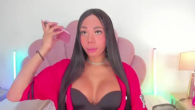 Nicole Paradise online show from April 7, 1:01 pm