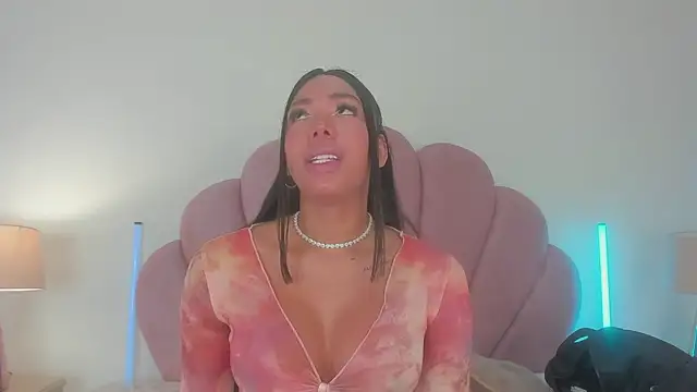 Nicole Paradise online show from April 13, 12:42 pm