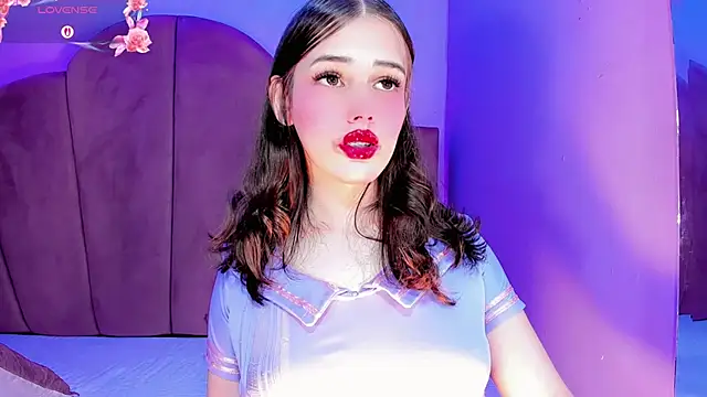 ValeriaAguilar online show from April 3, 9:46 pm