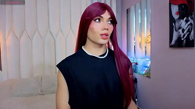 Megan Do Santos online show from April 16, 8:20 pm