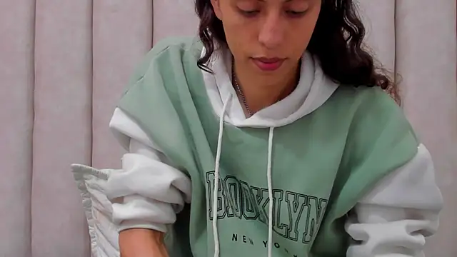 FreyaMoller online show from October 24, 6:46 pm