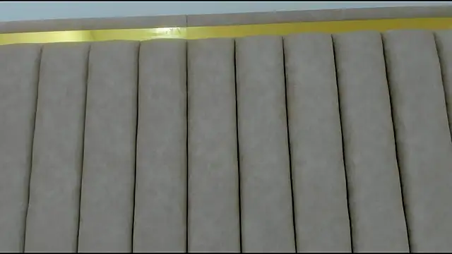 FreyaMoller online show from December 4, 1:59 pm