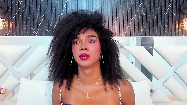 Snapshot of NaomiSteward chatting on December 21, 11:11 am NaomiSteward online show from December 21, 11:11 am