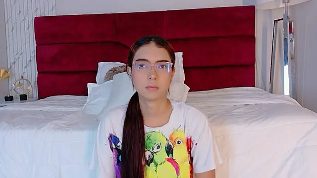 sara saenz99 online show from December 2, 7:17 pm