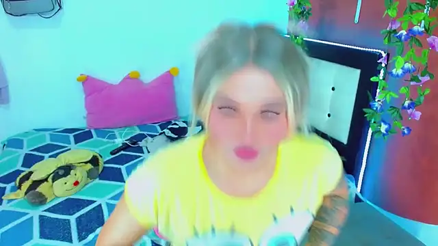 TaylorMon online show from December 20, 7:20 pm