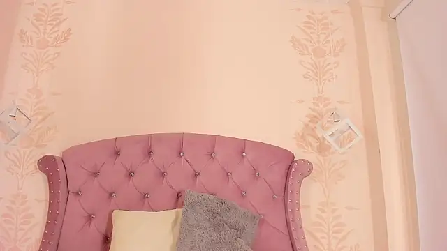 DaphneLloyd online show from September 29, 8:08 pm