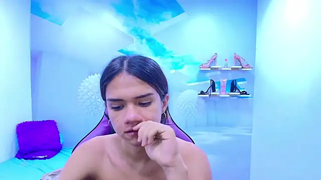 DEMI LEED online show from December 16, 8:14 pm