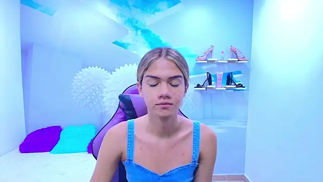 DEMI LEED online show from December 20, 12:55 pm