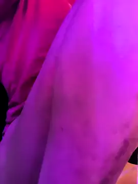 gurlnips online show from April 8, 9:16 pm