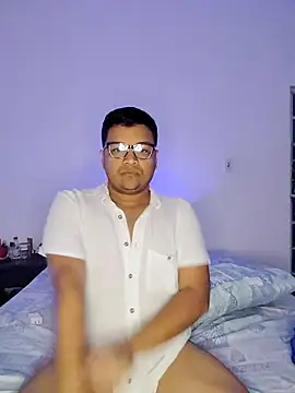 Elian16  online show from April 6, 4:10 am