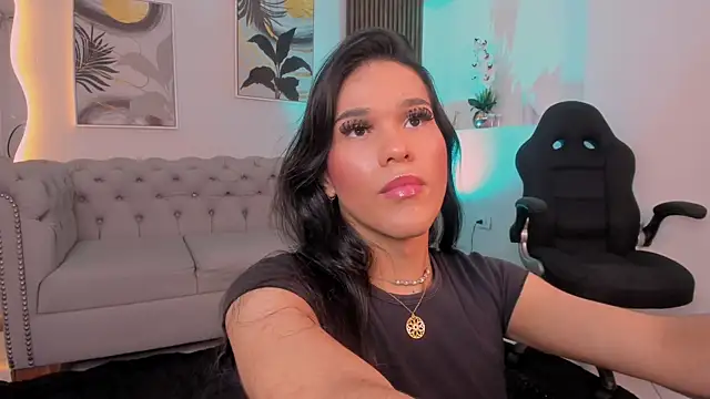 Isa Little Star online show from November 7, 9:59 pm