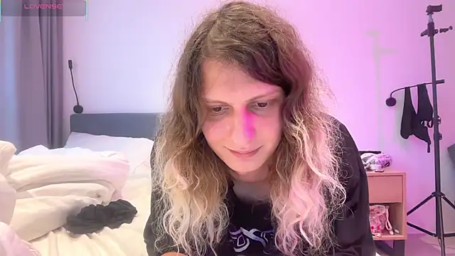 Alice Pinkhead online show from October 21, 10:17 am