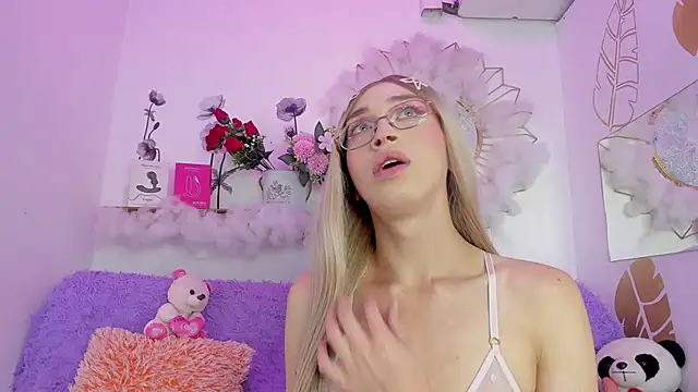 Ariadna Evangeline online show from April 21, 6:31 am