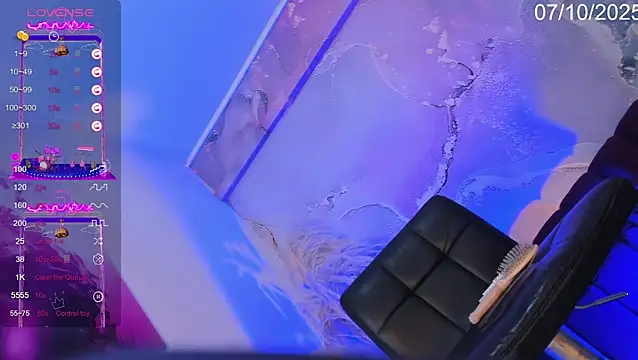 Snapshot of Dani_Sweet_Ts chatting on October 7, 11:17 pm Dani Sweet Ts online show from October 7, 11:17 pm