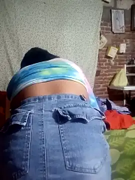 yovana13 online show from December 17, 7:19 pm