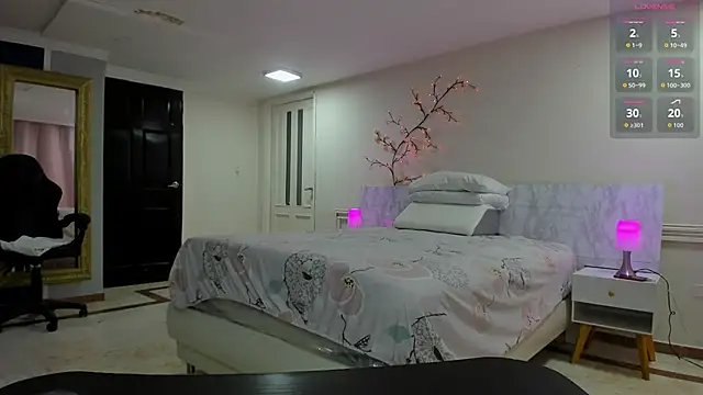 charolbruce 1 online show from March 17, 11:56 am