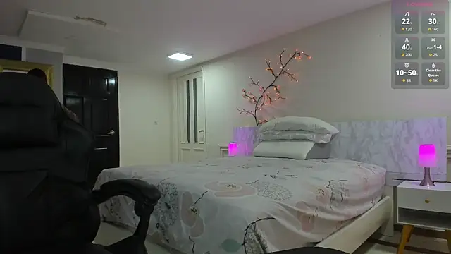 charolbruce 1 online show from March 24, 11:59 am