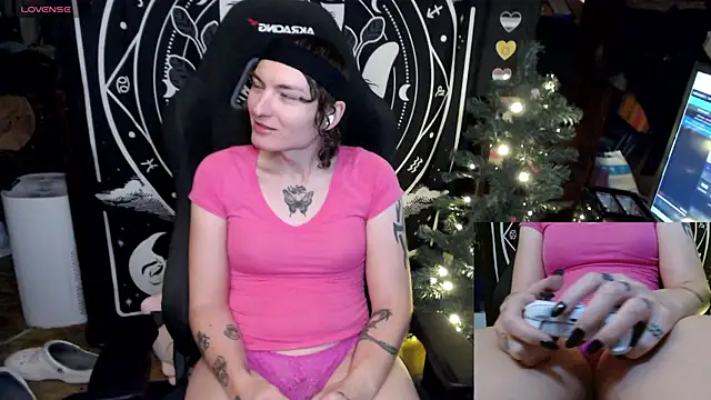 BrandiWRLD 999 online show from January 5, 7:07 pm