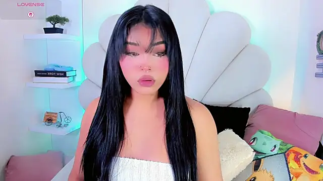 ValentinaMarinn online show from April 19, 9:17 pm