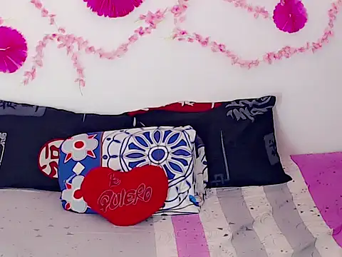 ailen ts  online show from April 21, 9:10 pm