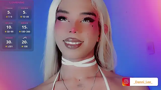 DanniLee  online show from November 25, 10:45 pm