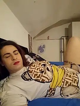 Snapshot of perla97 chatting on December 4, 1:25 pm perla97 online show from December 4, 1:25 pm