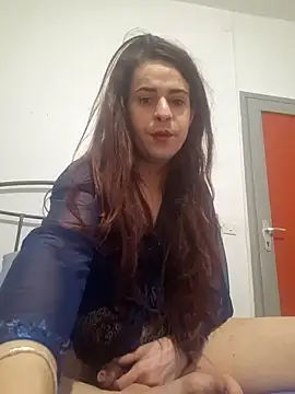 Snapshot of perla97 chatting on December 22, 2:49 am perla97 online show from December 22, 2:49 am