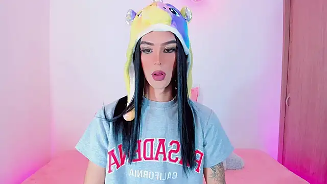 Ashley Reminton online show from March 2, 10:58 am