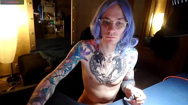 Julia dolls online show from April 7, 7:04 pm