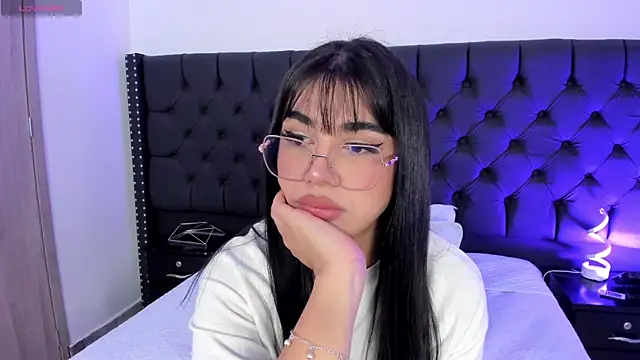 RoseCassie online show from November 8, 2:06 pm