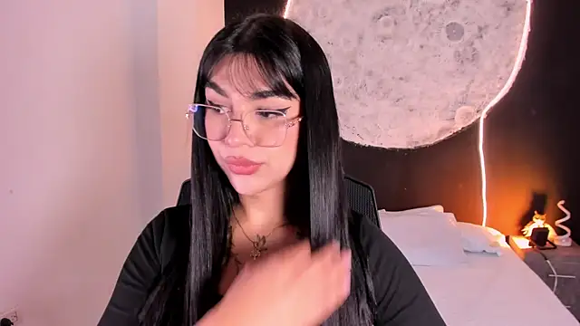 RoseCassie online show from November 25, 2:19 pm